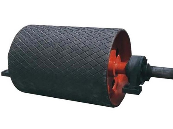 Que savez-vous sur certains des conceptions de base des rouleaux de transmission?