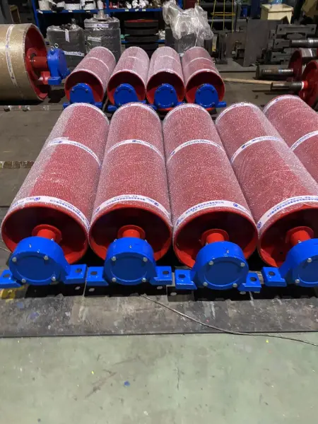 Comment choisir les bons rouleaux de convoyeur ?